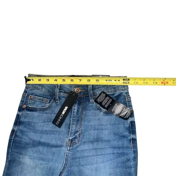 NWT FASHION NOVA All Your Curves Stretch Skinny Jeans Size 3 - Picture 7 of 9